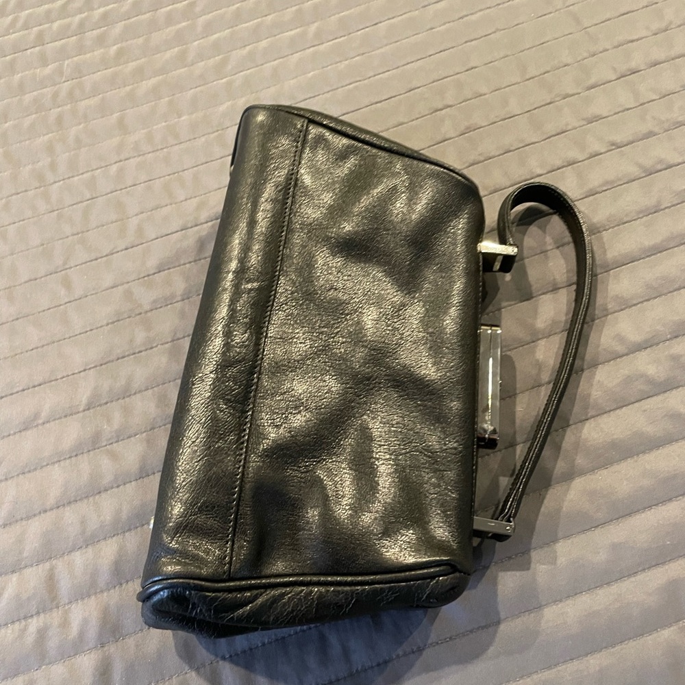 Elegant Black Handbag - Picture 5 of 8